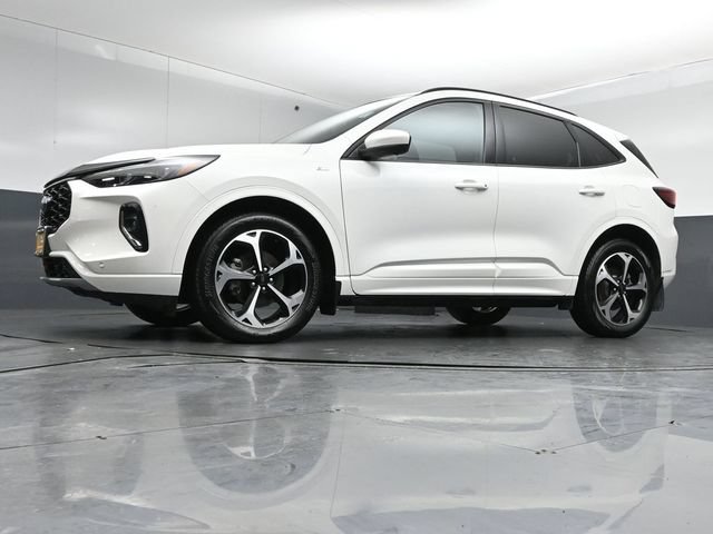 Certified 2023 Ford Escape ST-Line Elite w/ Class II Trailer Tow Package AWD/4WD image 41