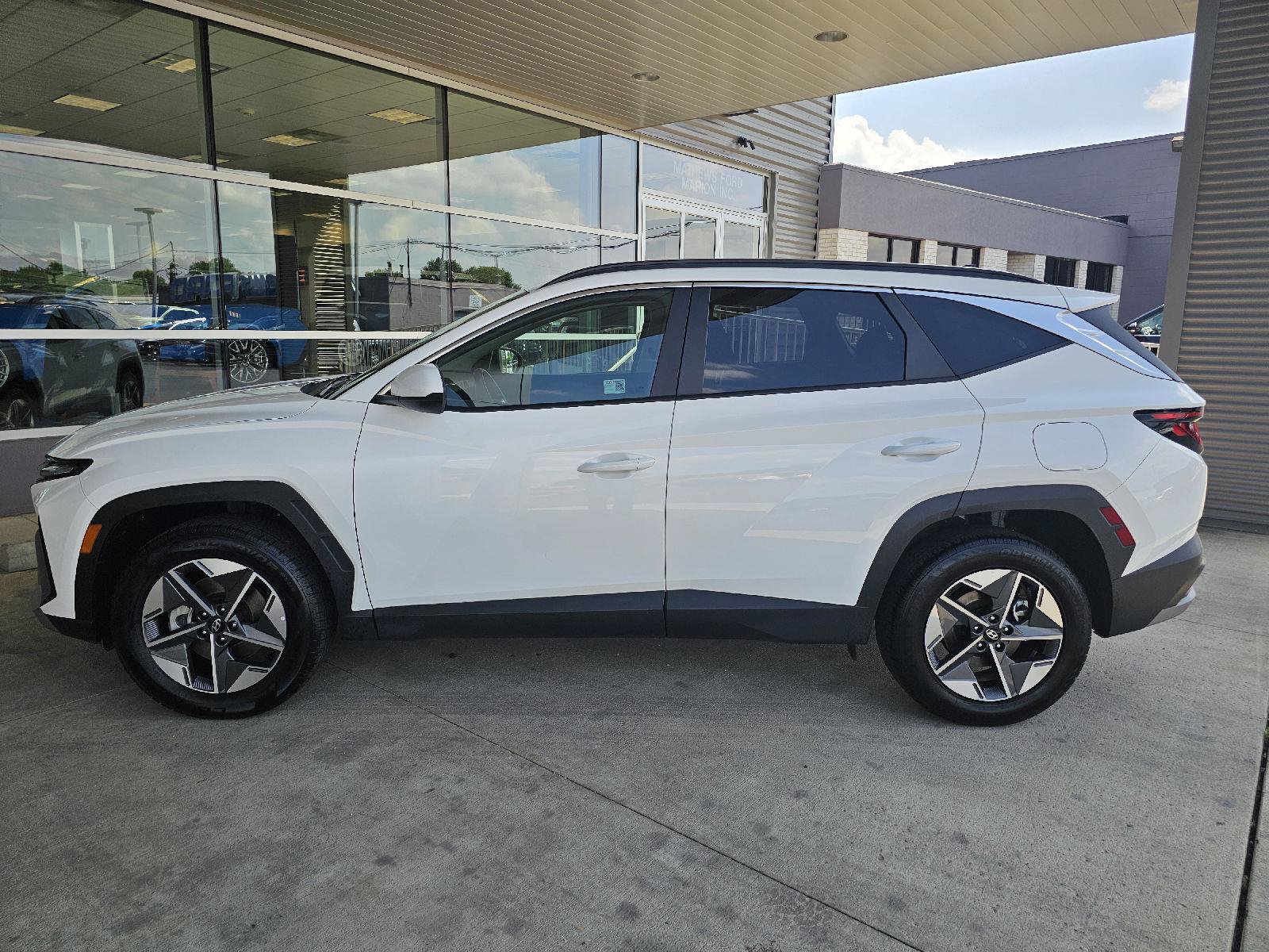 Used 2025 Hyundai Tucson SEL AWD/4WD image 2
