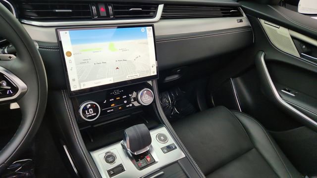 Used 2025 Jaguar F-PACE R-Dynamic S image 42