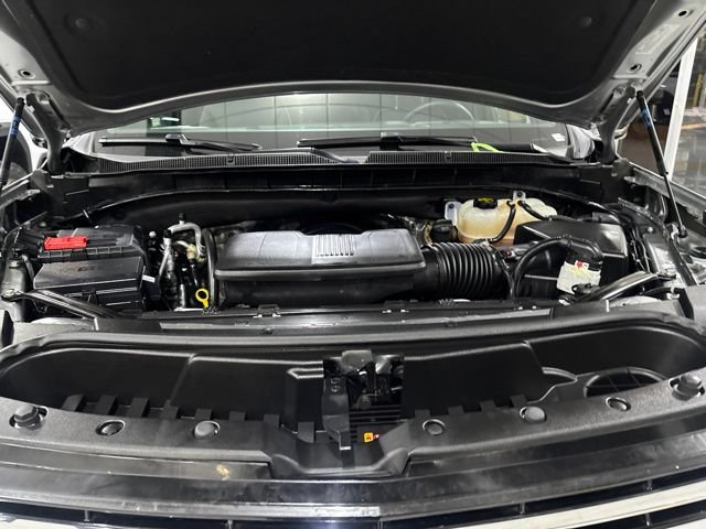 Used 2025 Chevrolet Suburban Premier AWD/4WD image 46