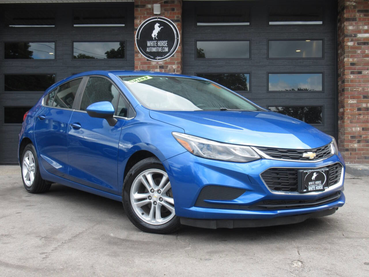 Used 2017 Chevrolet Cruze LT w/ Convenience Package image 1