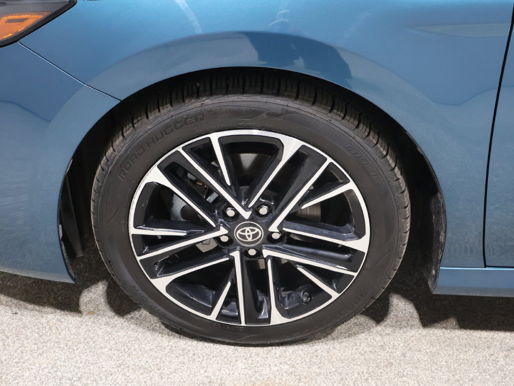 Used 2025 Toyota Camry XLE FWD image 8