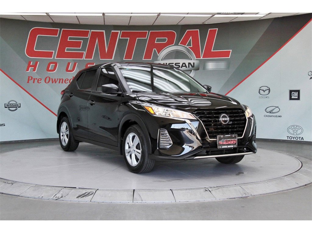 Certified 2025 Nissan Kicks Play S