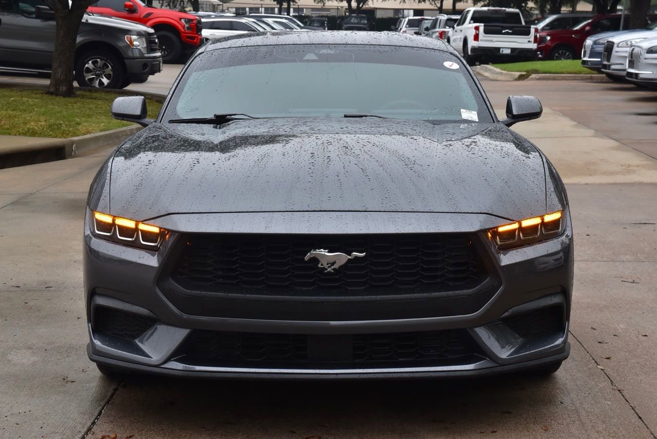 Certified 2024 Ford Mustang Coupe RWD image 3