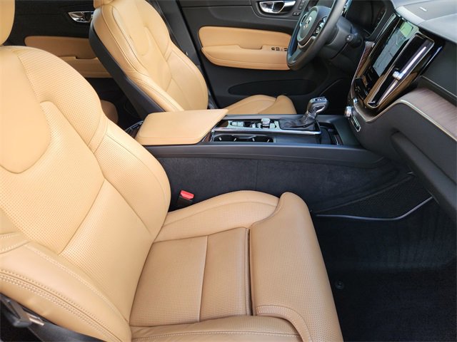 Used 2021 Volvo XC60 T5 Inscription w/ Advanced Package image 14