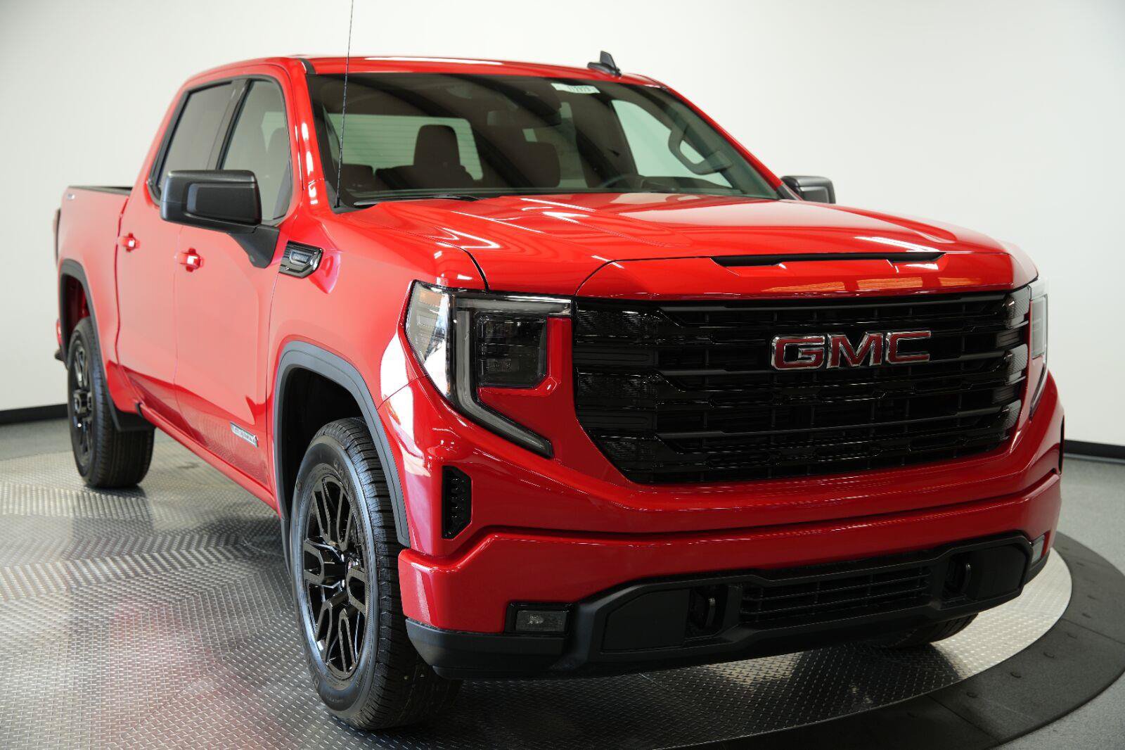 New 2026 GMC Sierra 1500 Elevation AWD/4WD image 2