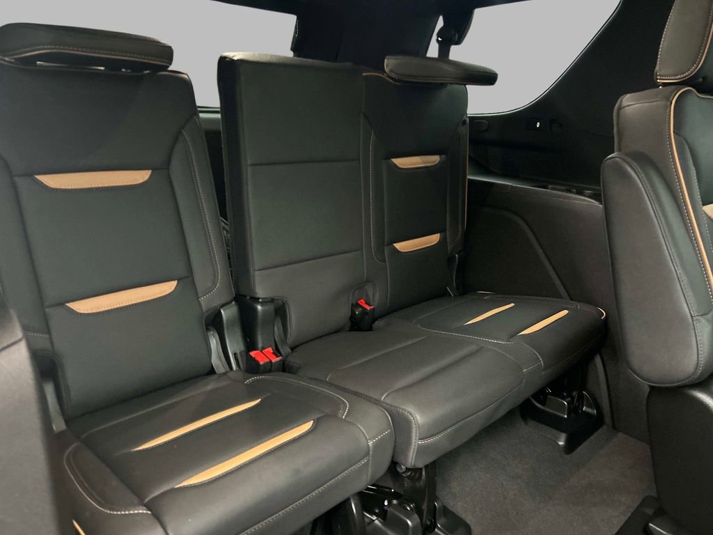Used 2024 GMC Yukon AT4 w/ Technology Package image 18