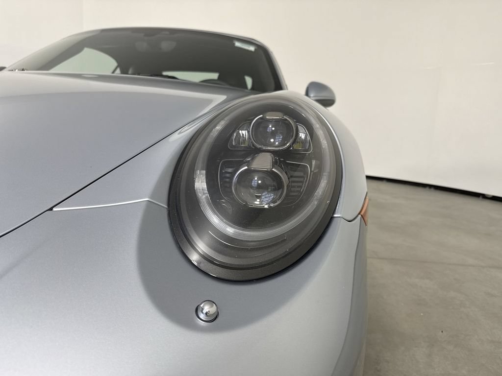 Certified 2017 Porsche 911 Carrera 4 AWD/4WD image 11