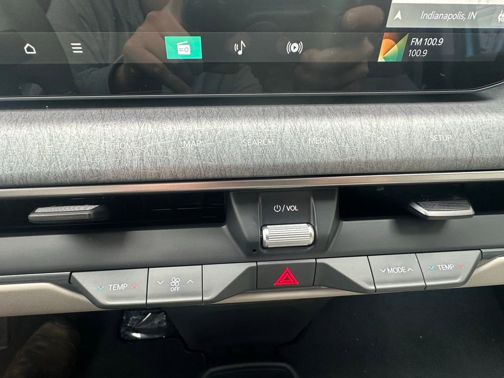 Used 2025 Kia EV9 Wind image 33