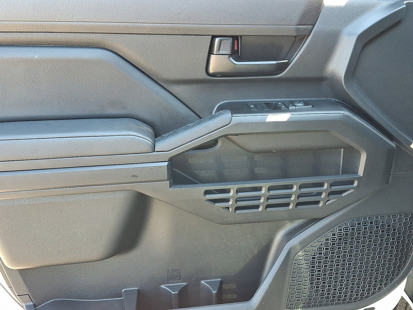 Certified 2025 Toyota Tacoma SR w/ Towing Package image 12