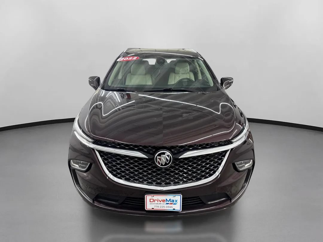 Used 2022 Buick Enclave Avenir w/ Avenir Technology Package AWD/4WD image 2