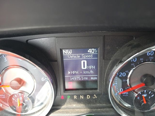 Used 2015 Chrysler Town & Country Touring-L w/ Driver Convenience Group image 12