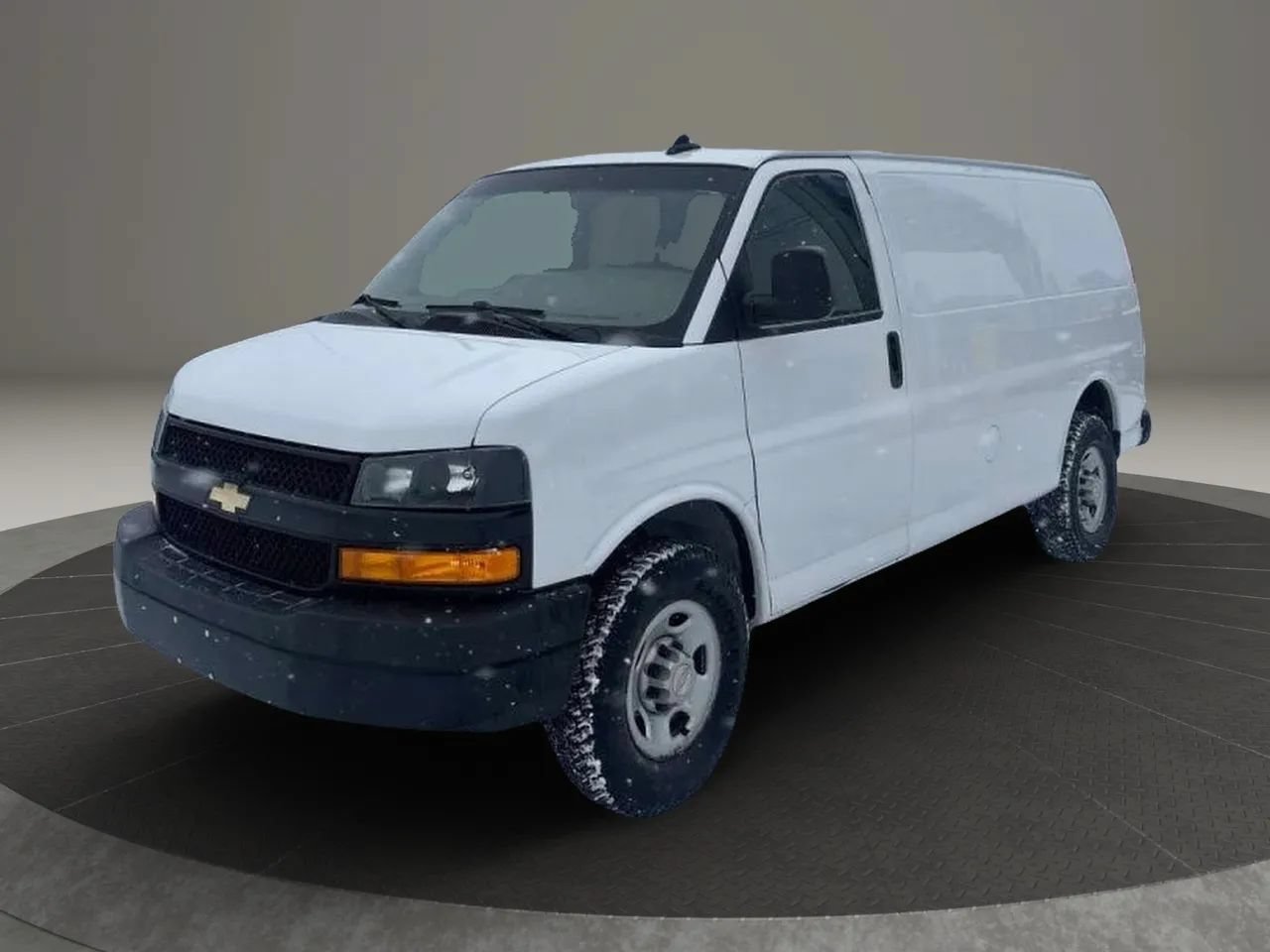 Used 2021 Chevrolet Express 2500 w/ Driver Convenience Package RWD image 3