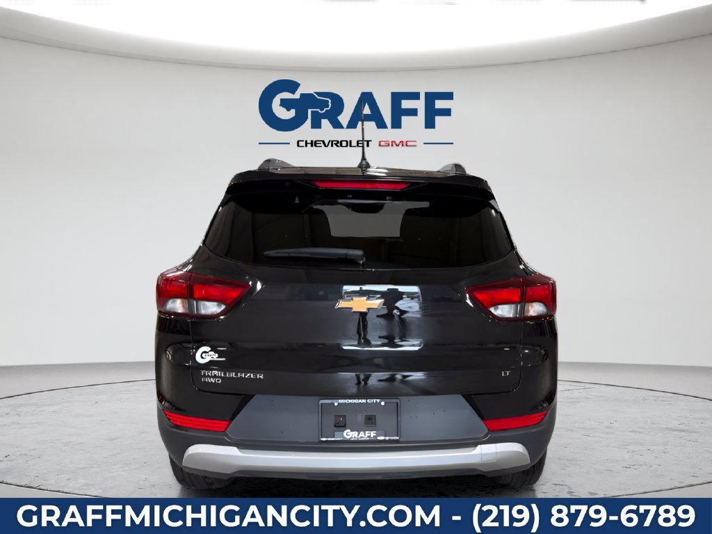Used 2025 Chevrolet TrailBlazer LT AWD/4WD image 5