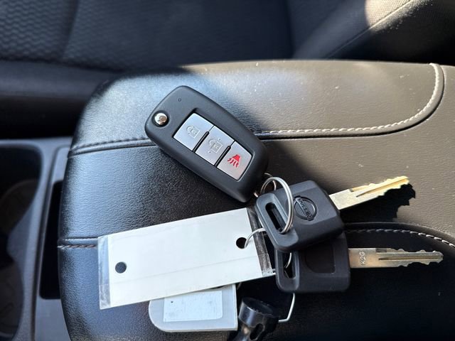 Used 2021 Nissan Rogue Sport S image 12