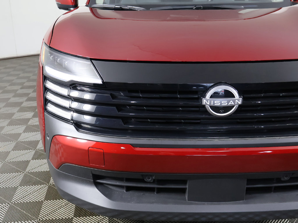 Used 2025 Nissan Kicks SR FWD image 13