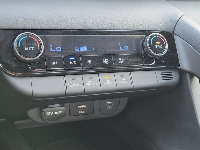 Used 2025 Hyundai Elantra Sport image 28