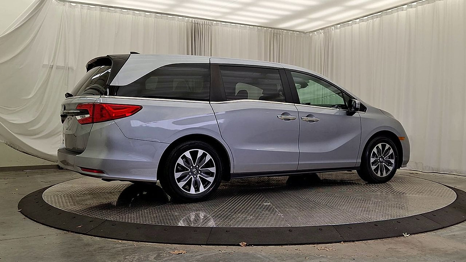 Used 2023 Honda Odyssey EX-L image 10