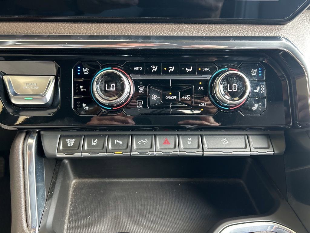 Used 2024 GMC Sierra 2500 Denali AWD/4WD image 18