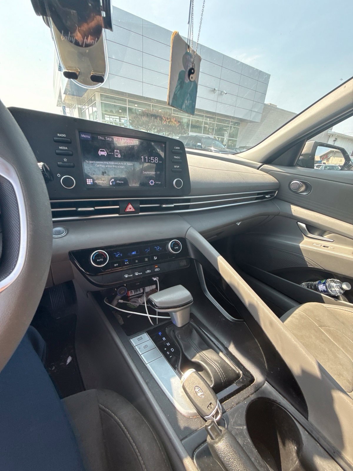 Used 2023 Hyundai Elantra SEL FWD image 9