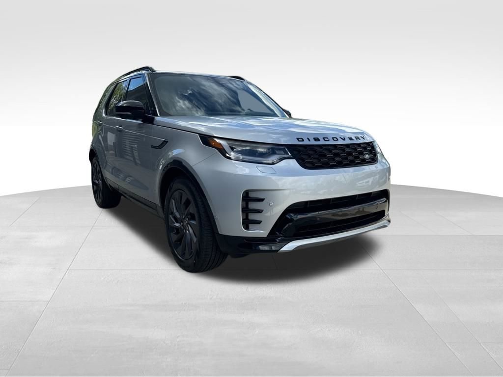 New 2024 Land Rover Discovery Dynamic SE image 3