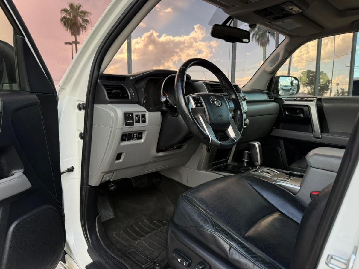 Used 2012 Toyota 4Runner SR5 w/ Premium Pkg AWD/4WD image 38