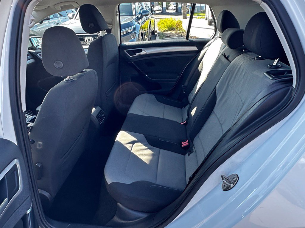Used 2016 Volkswagen e-Golf SE FWD image 22