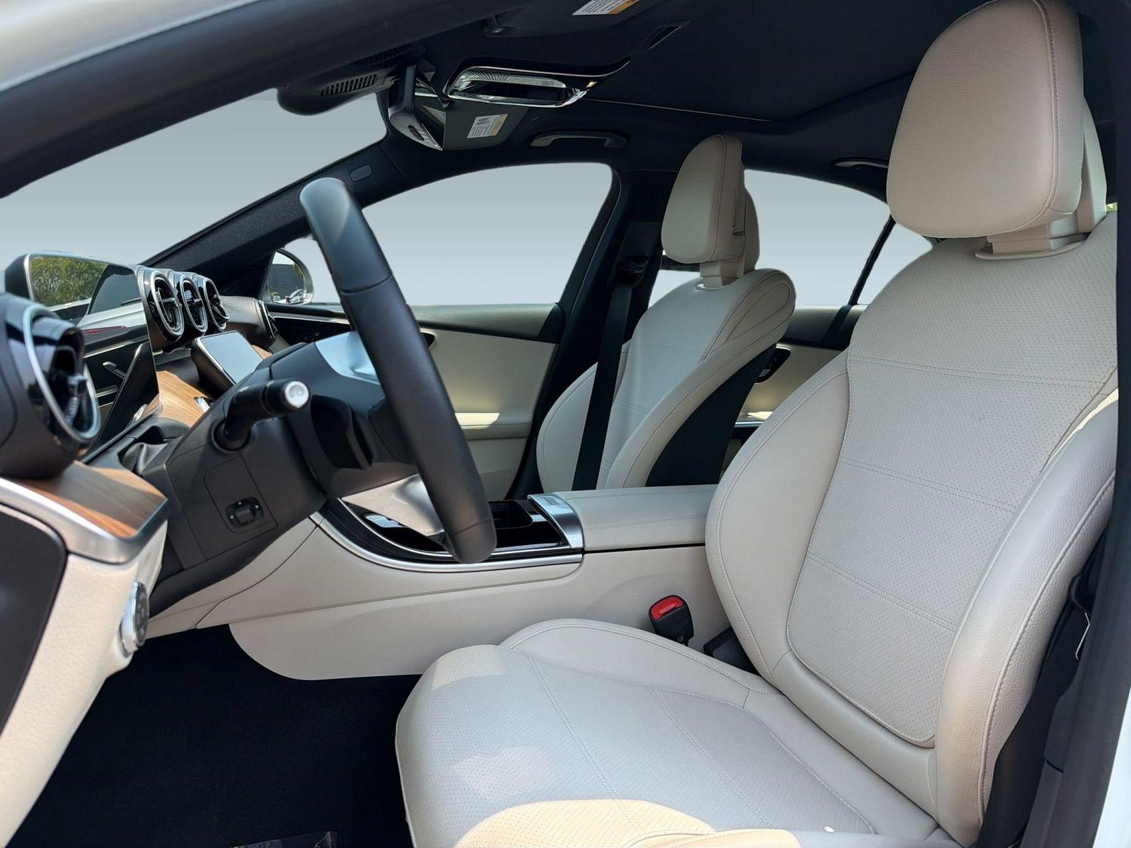 Used 2024 Mercedes-Benz C 300 4MATIC Sedan image 5