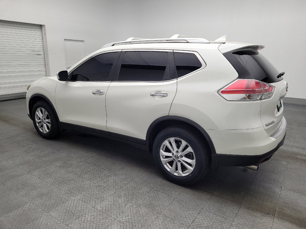Used 2016 Nissan Rogue SV image 3
