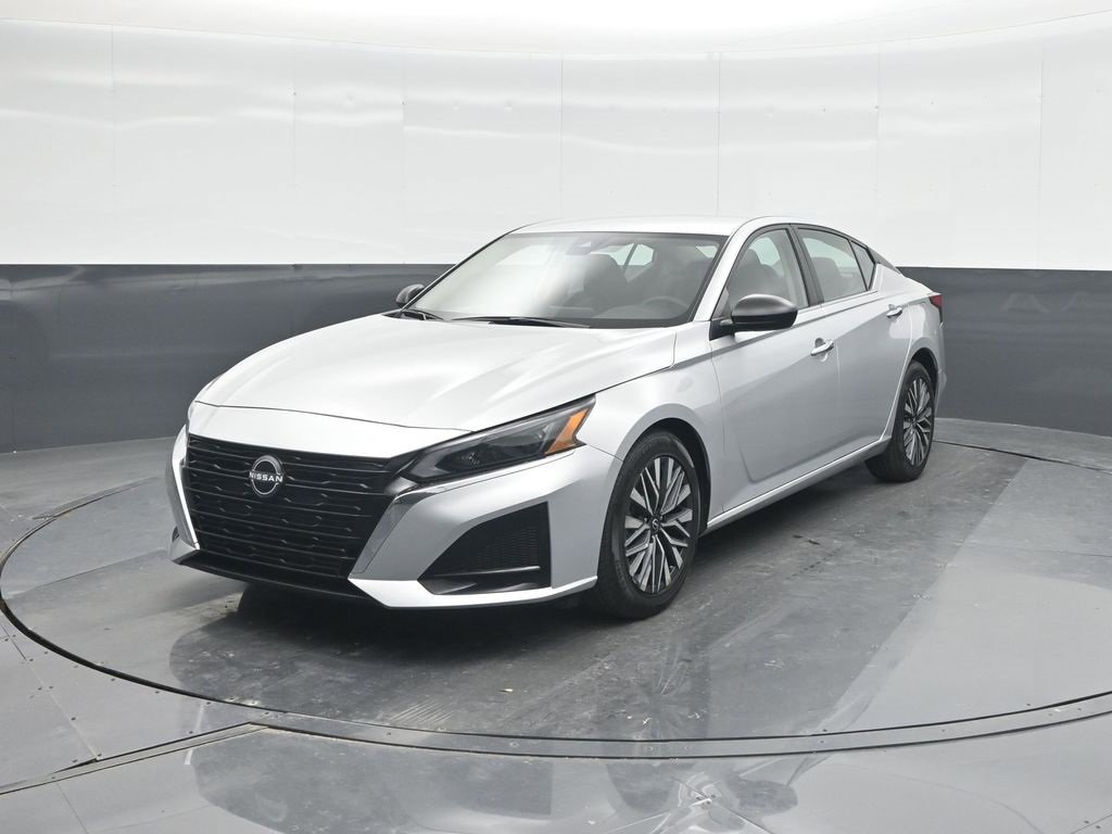 Used 2024 Nissan Altima 2.5 SV