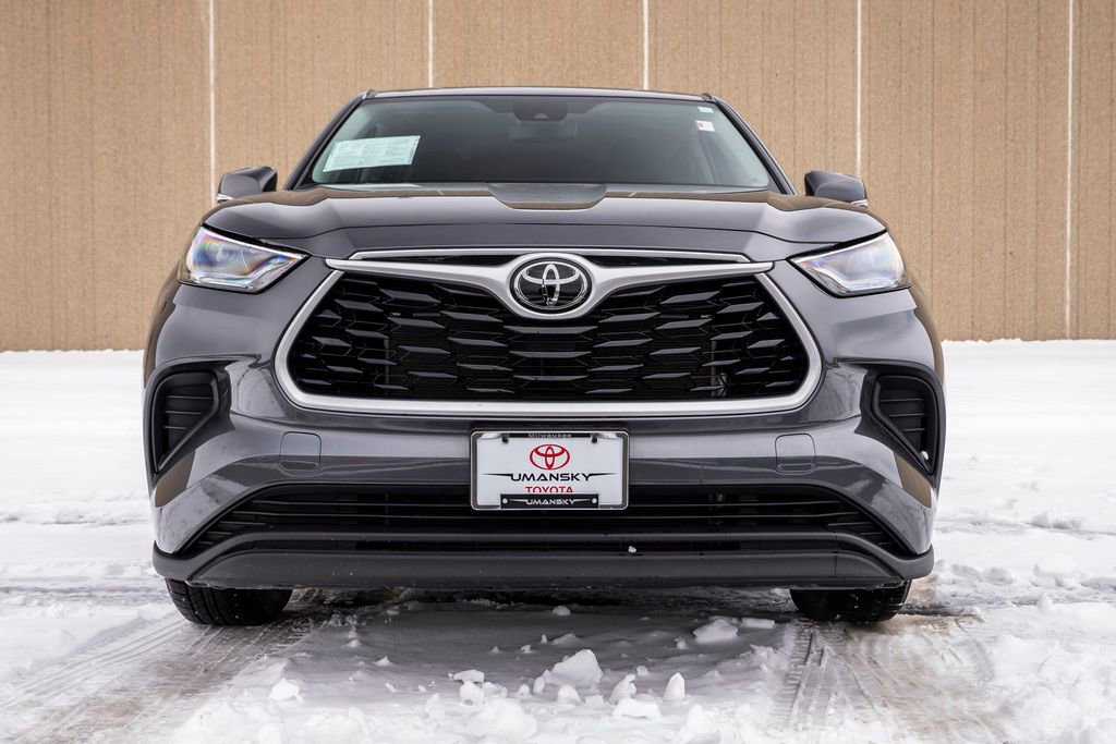 Used 2023 Toyota Highlander L image 3