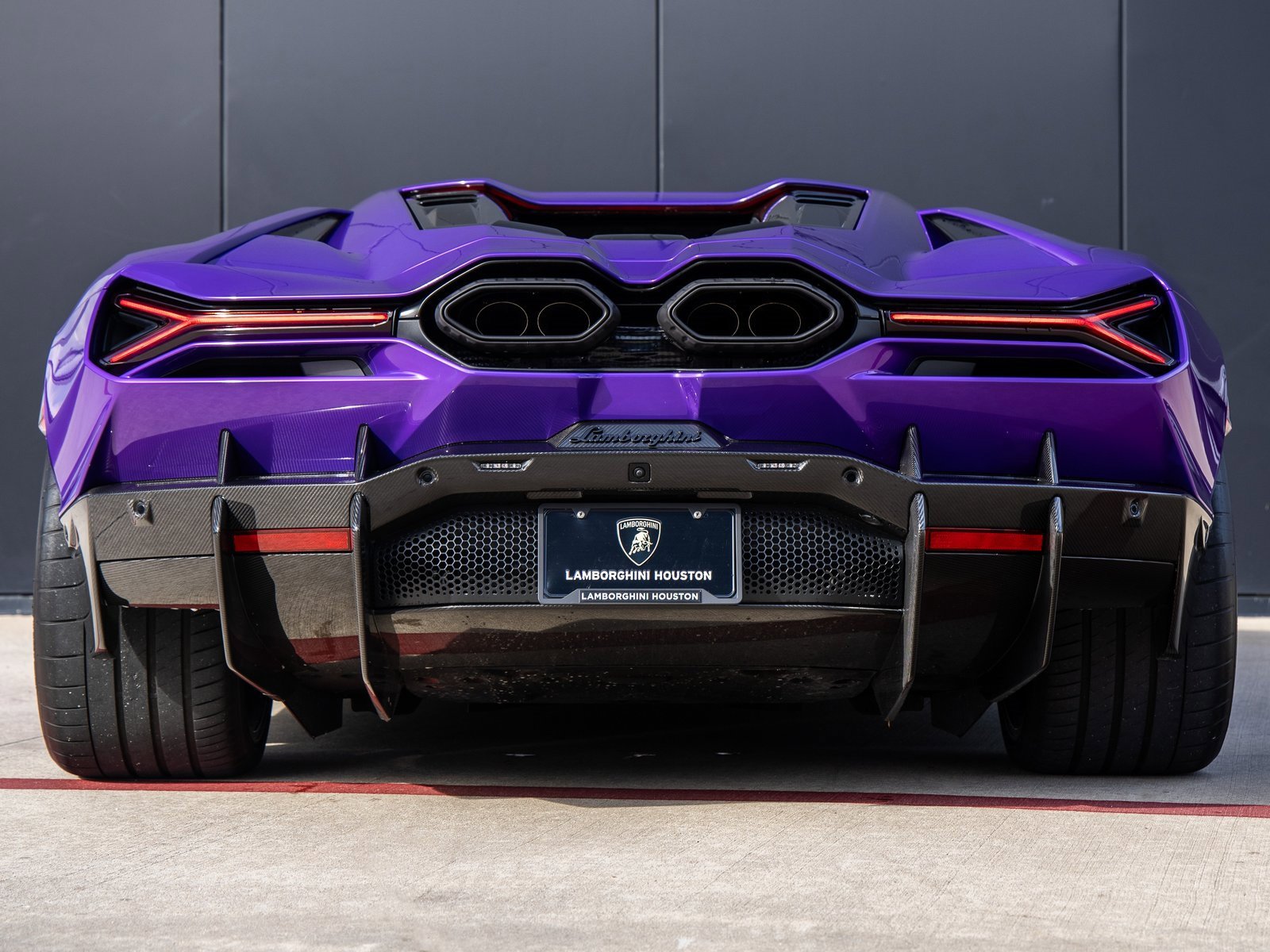 Used 2024 Lamborghini Revuelto image 8