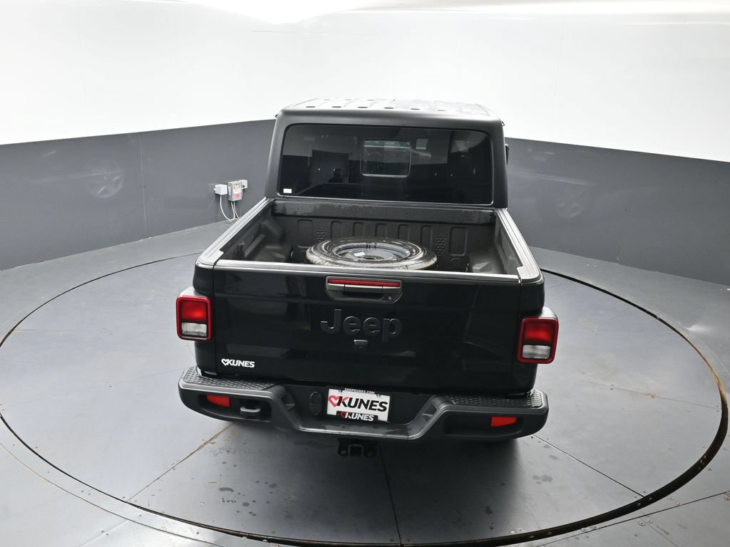 Used 2023 Jeep Gladiator Sport AWD/4WD image 47