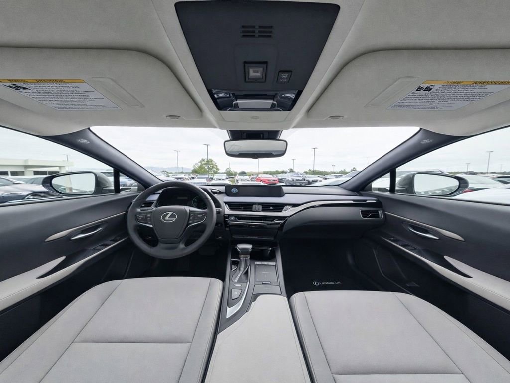 Used 2022 Lexus UX 200 w/ Accessory Package (Z1) FWD image 21