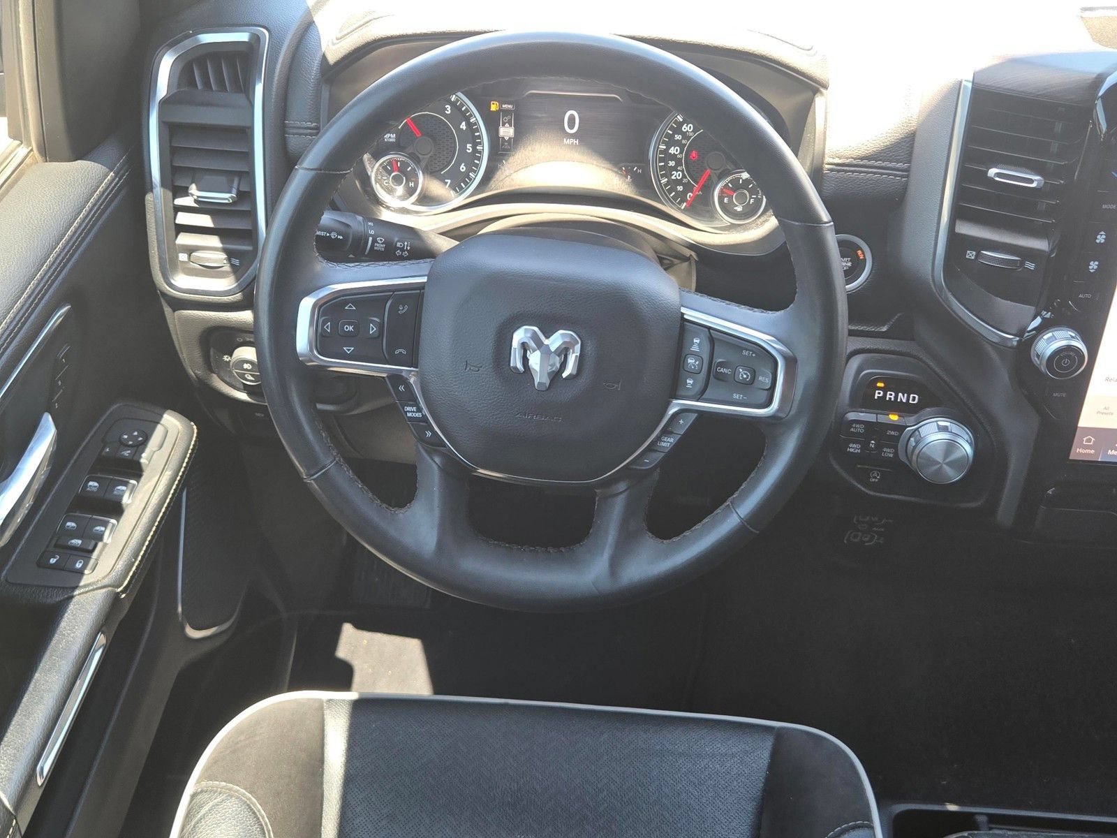 Used 2025 RAM 1500 Laramie AWD/4WD image 10
