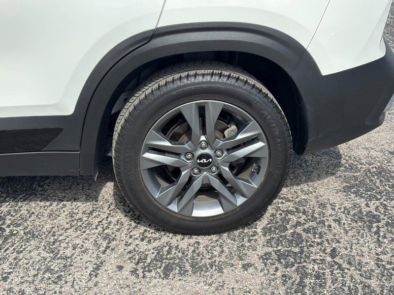 Used 2022 Kia Seltos S image 11