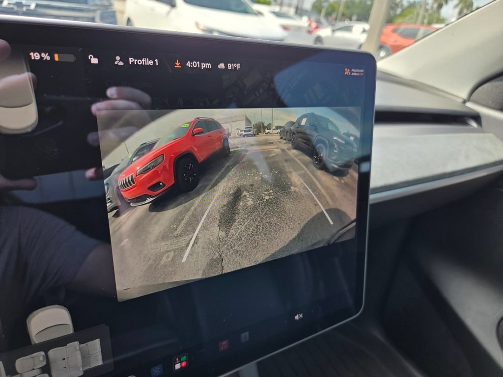 Used 2021 Tesla Model Y Long Range AWD/4WD image 36