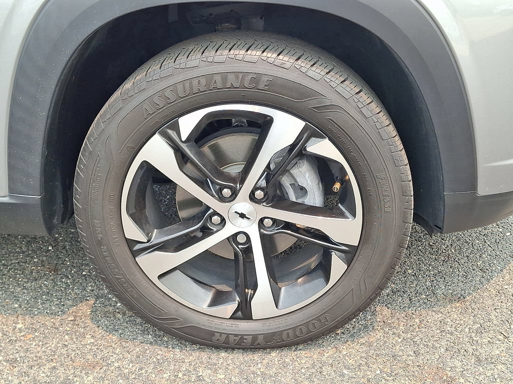 Certified 2024 Chevrolet Trax RS w/ Driver Confidence Package FWD image 11