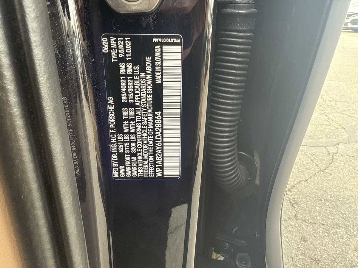 Used 2020 Porsche Cayenne S image 31