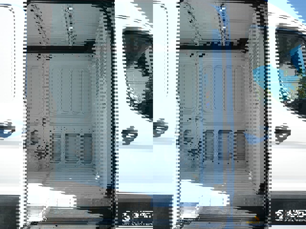 Used 2023 Ford Transit 250 Medium Roof image 29