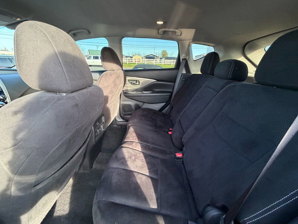 Used 2018 Nissan Murano SV image 17