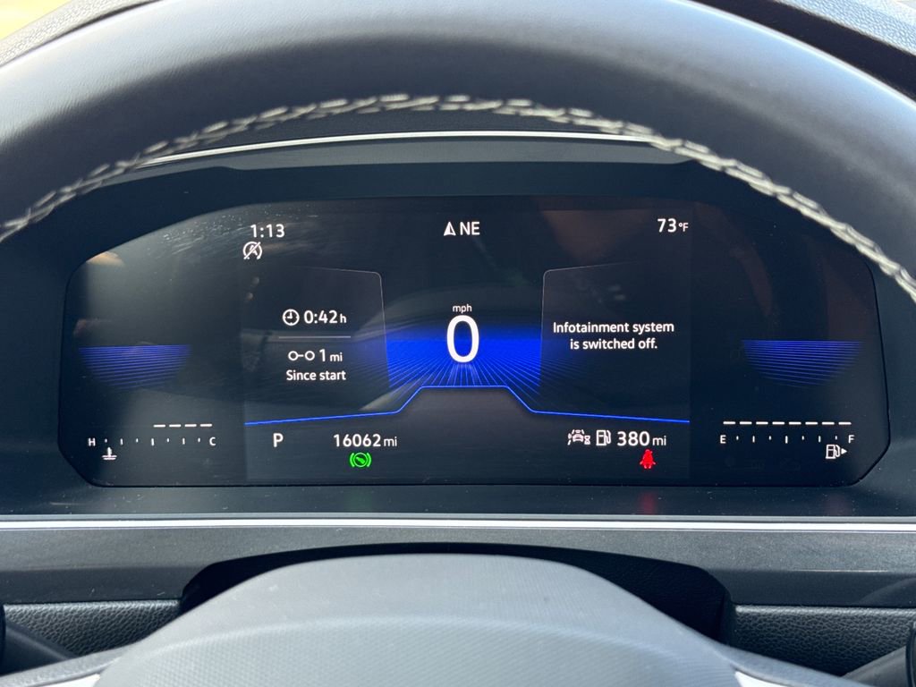 Used 2024 Volkswagen Tiguan SE w/ Panoramic Sunroof Package image 18