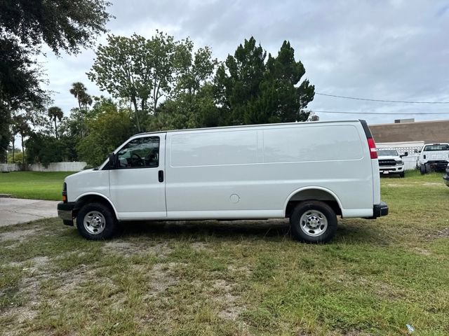 New 2025 Chevrolet Express 2500 Work Van 3D Extended Cargo Van w/ Driver Convenience Package RWD image 6