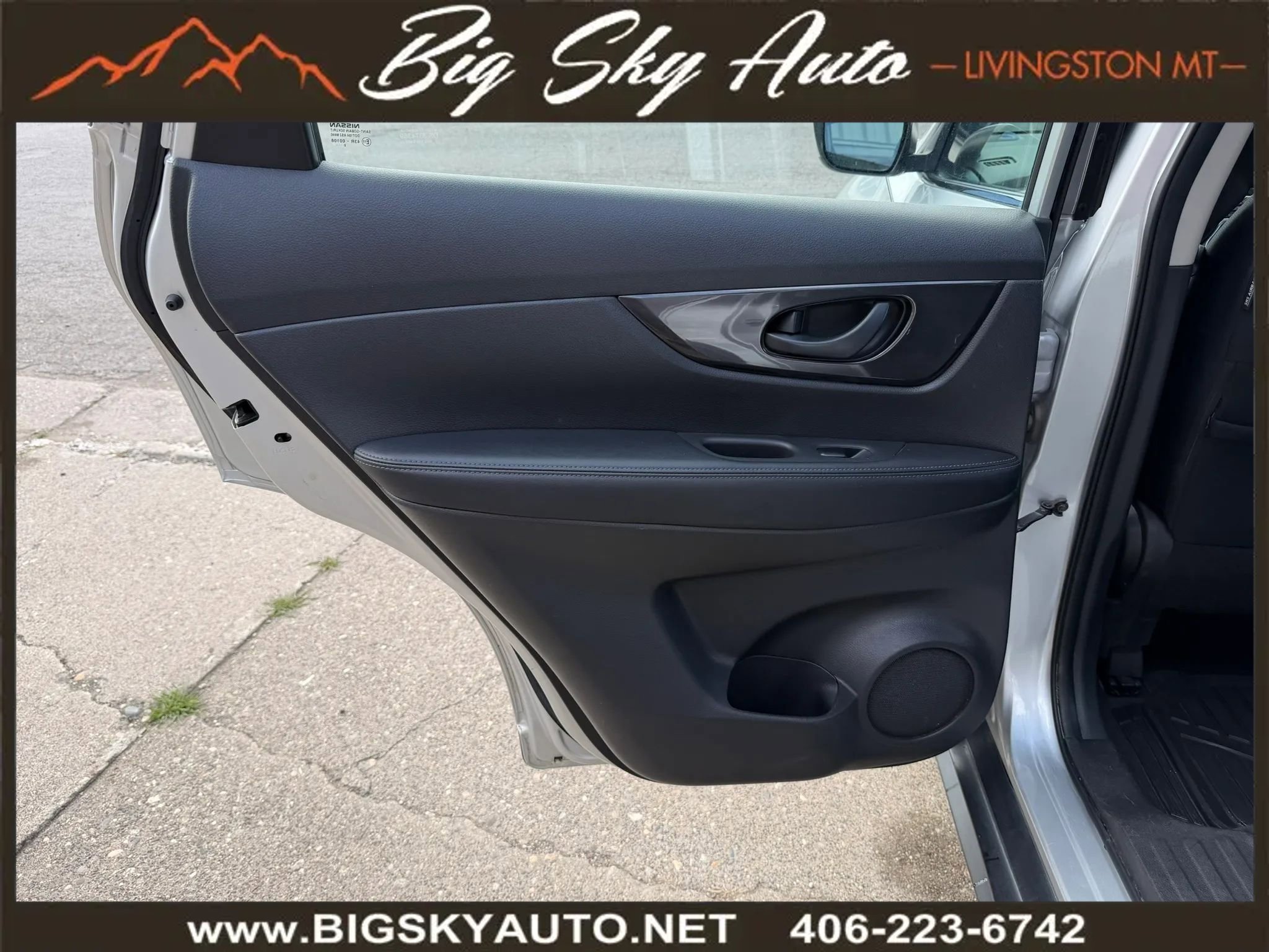 Used 2019 Nissan Rogue S AWD/4WD image 16