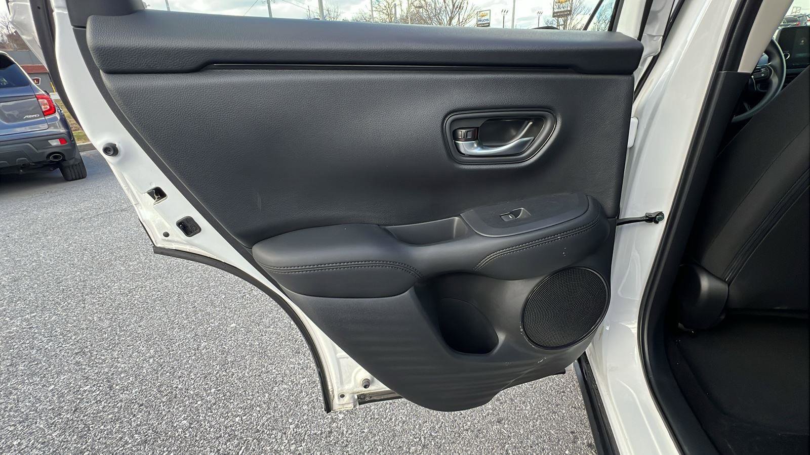 Certified 2025 Honda HR-V LX image 17