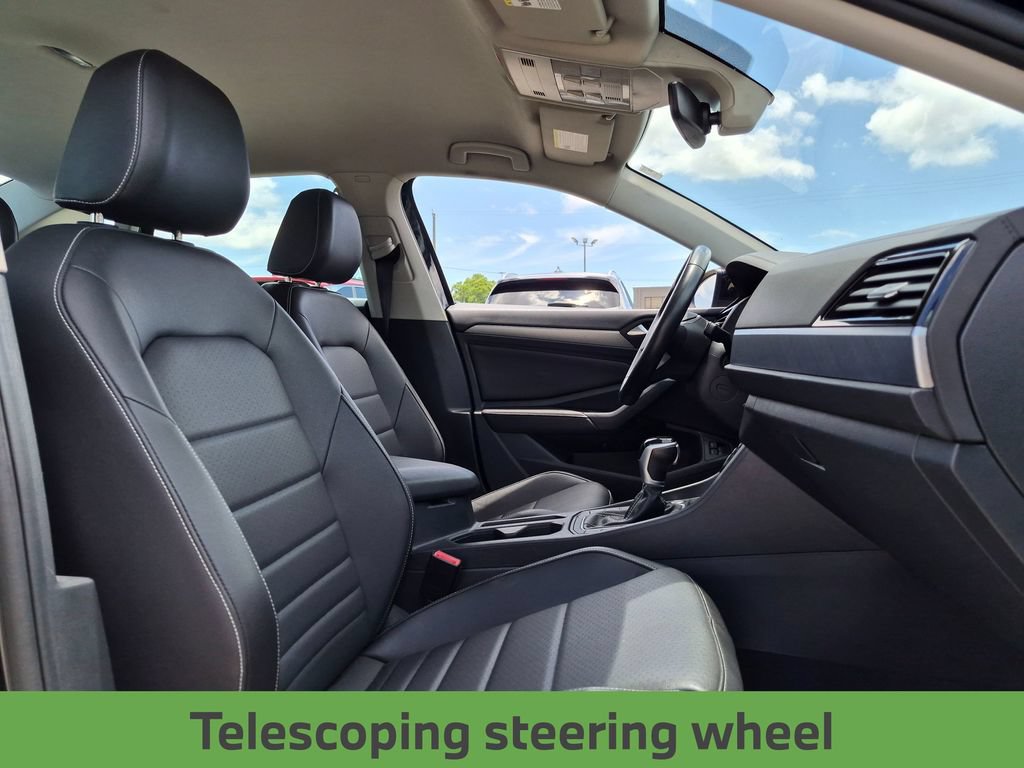 Used 2024 Volkswagen Jetta SE FWD image 31