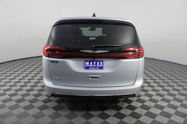 New 2026 Chrysler Pacifica Select image 27