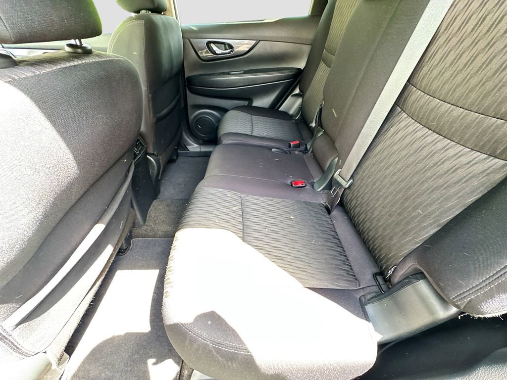 Used 2019 Nissan Rogue SV w/ Premium Package image 19