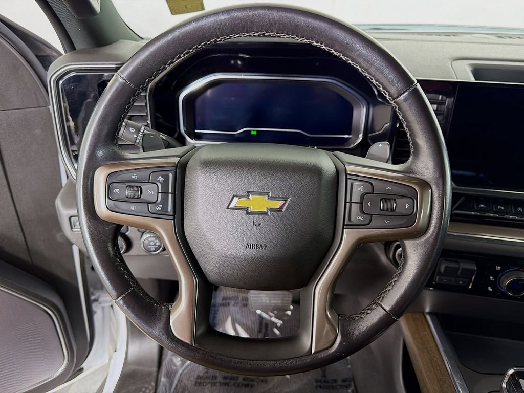 Used 2022 Chevrolet Silverado 1500 High Country w/ Z71 Off-Road Package AWD/4WD image 13