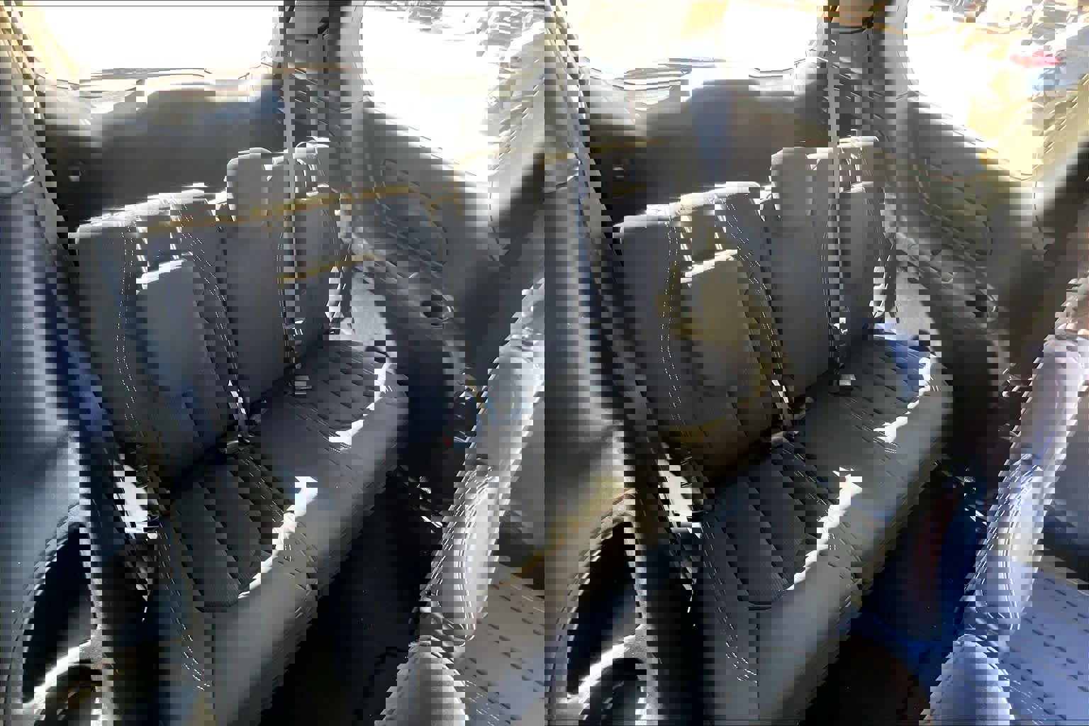 Used 2023 Chrysler Pacifica Touring image 34